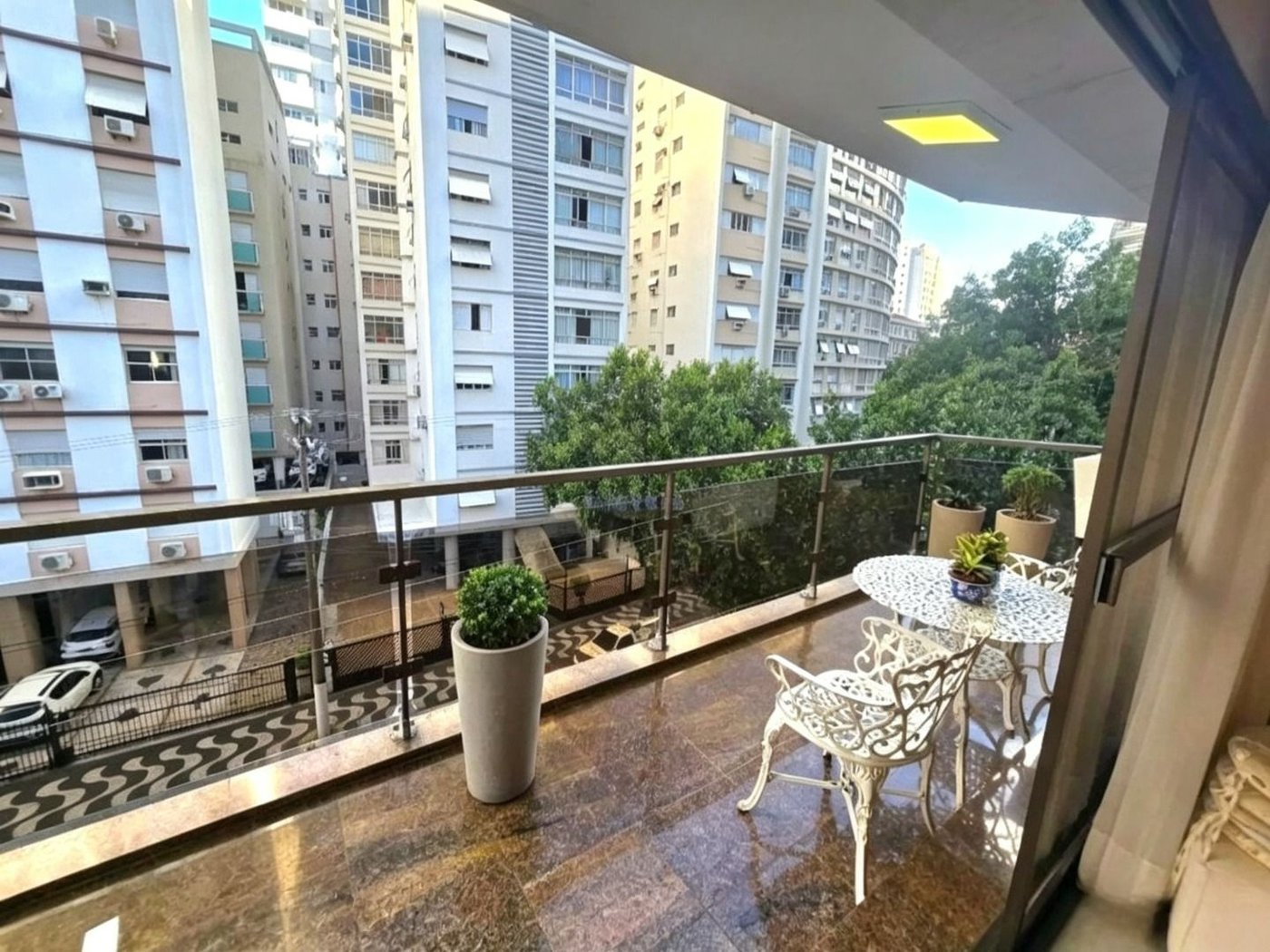 Apartamento próximo da praia com 4 dormitórios à venda, 257 m² por R$ 1.800.000 - Gonzaga - Santos/SP
