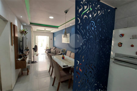 Casa à venda com 4 quartos, sendo 2 suítes, no condomínio Vivendas do Mendanha, Rio de Janeiro - RJ