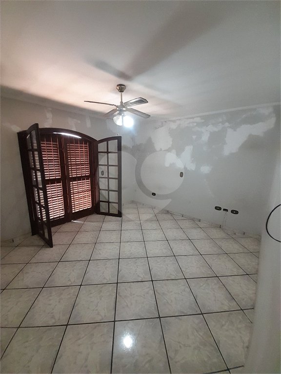 Casa para alugar com 4 quartos, sendo 3 suítes, em Alvinópolis, Atibaia, SP