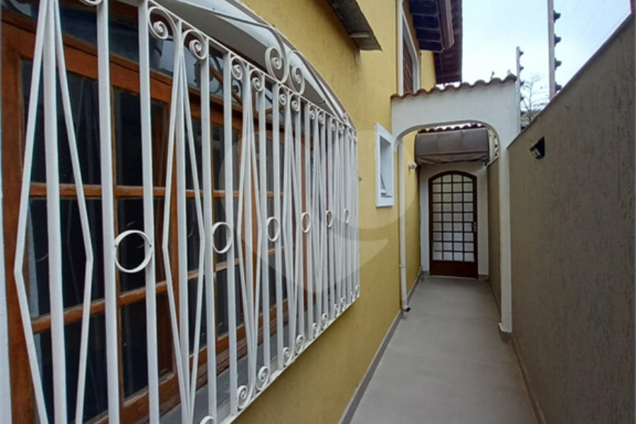 Sobrado à venda com 4 quartos, sendo 1 suíte, em Tremembé, São Paulo, SP