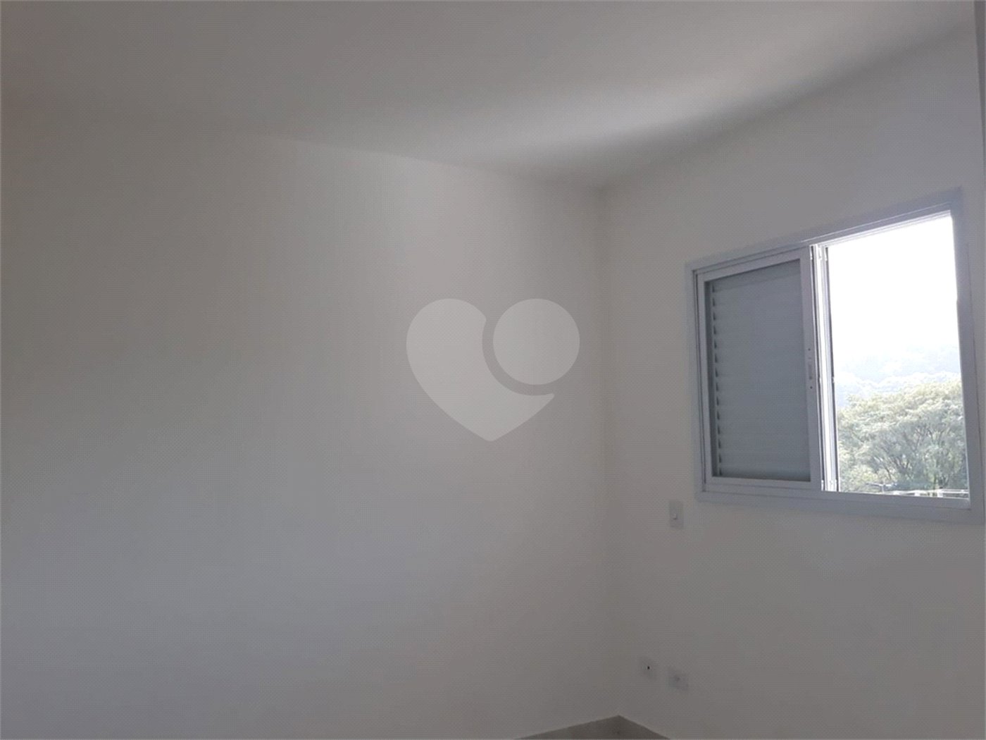 Apartamento à venda ou para alugar com 2 quartos, sendo 1 suíte,  em Vila Santa Isabel, São Roque, SP