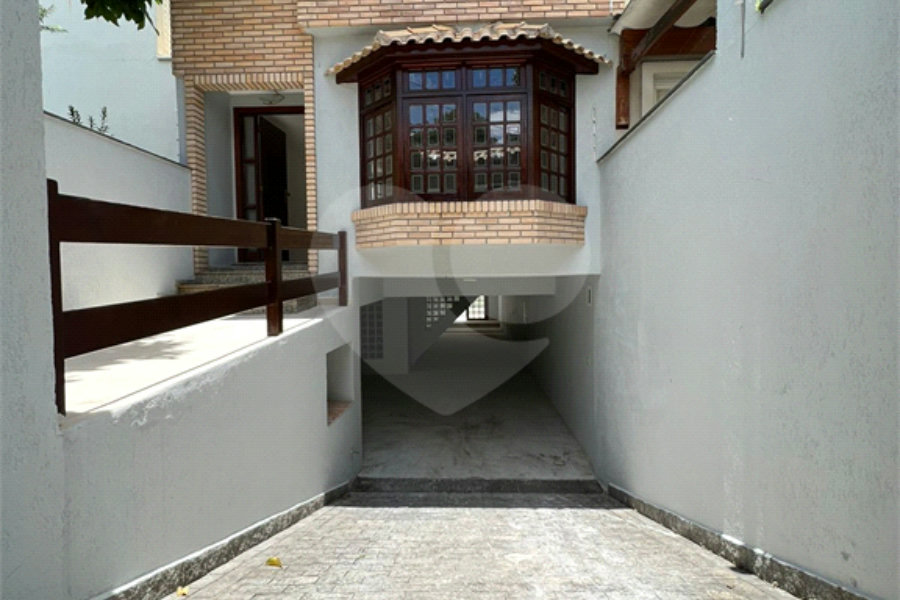 Sobrado à venda com 3 quartos, sendo 1 suíte, em Tremembé, São Paulo, SP