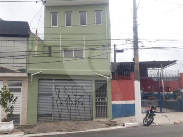 Prédio à venda com 2 suítes em Tremembé, São Paulo, SP