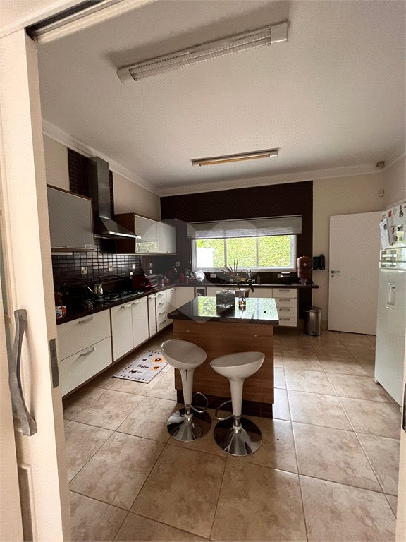Casa à venda com 5 quartos, sendo 4 suítes,  no condomínio Terras de Santa Clara, Jacareí - SP