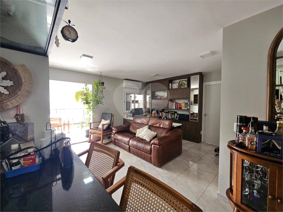 Apartamento à venda com 2 suítes em Vila Anastácio, São Paulo, SP