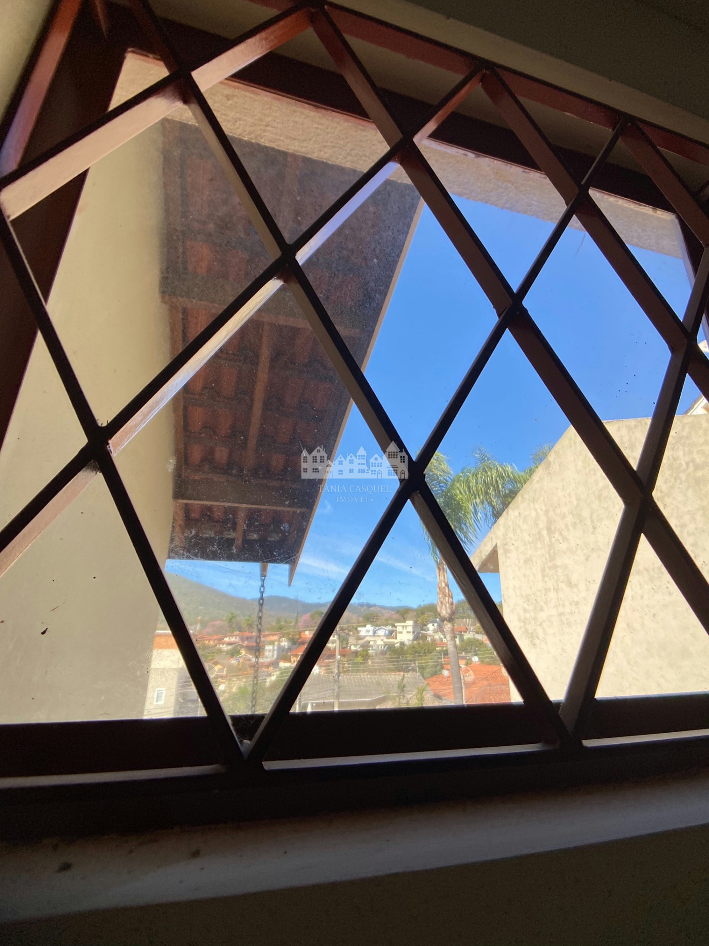 Casa à venda com 3 quartos, sendo 1 suíte, com vista deslumbrante em Recreio Maristela, Atibaia