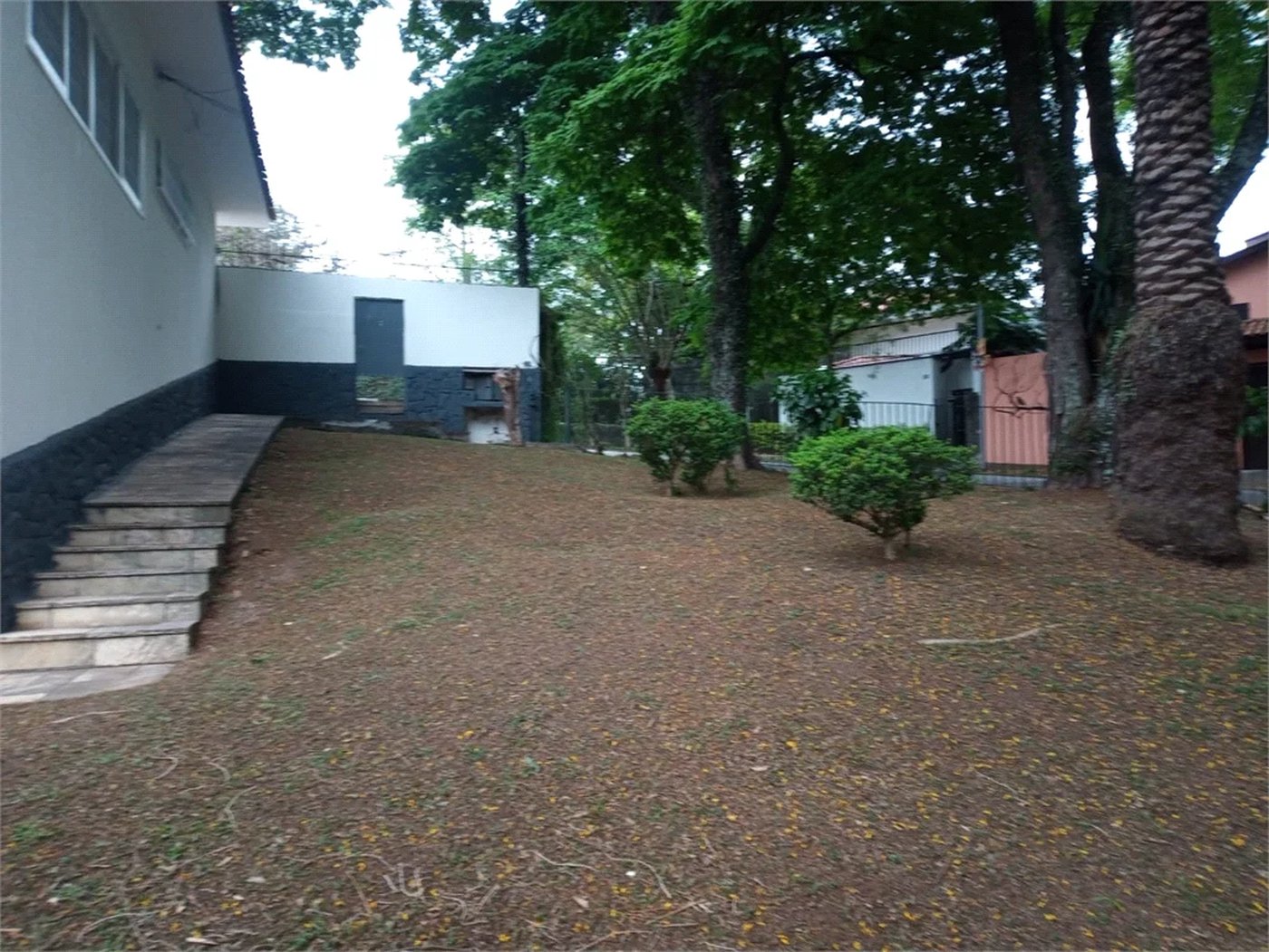 Casa Térrea à venda ou para alugar com 3 quartos, sendo 1 suíte,  em Caxingui, São Paulo, SP
