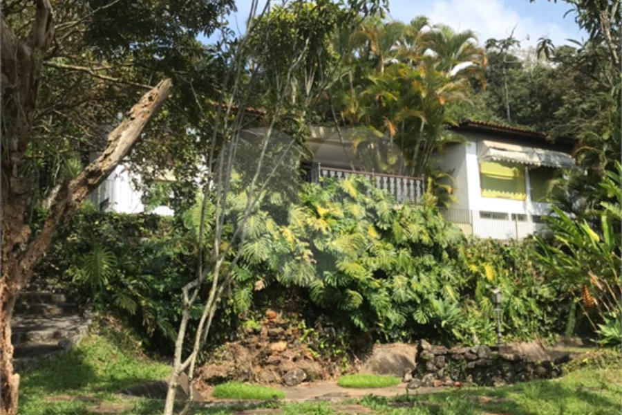 Casa à venda com 6 quartos, sendo 5 suítes, em Roseira, Mairiporã, SP