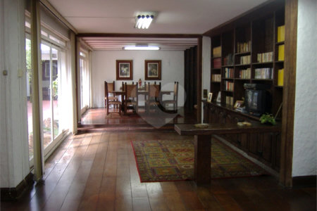 Sobrado à venda com 4 quartos, sendo 2 suítes, em Vila Madalena, São Paulo, SP