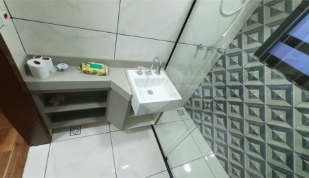 Casa à venda com 3 suítes em Jardim Londrina, São Paulo, SP