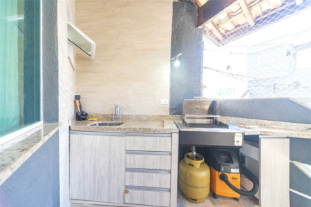 Sobrado à venda ou para alugar com 3 quartos, sendo 2 suítes, em Vila Linda, Santo André, SP