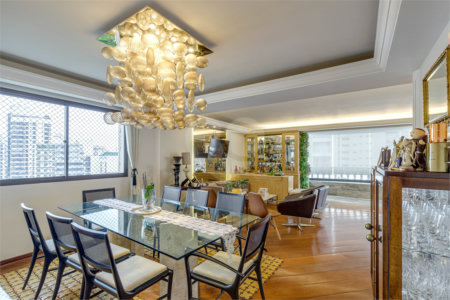 Apartamento à venda com 4 quartos, sendo 2 suítes, em Campo Belo, São Paulo, SP