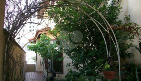 Sobrado à venda ou para alugar com 4 suítes em Vila Paulicéia, São Paulo, SP