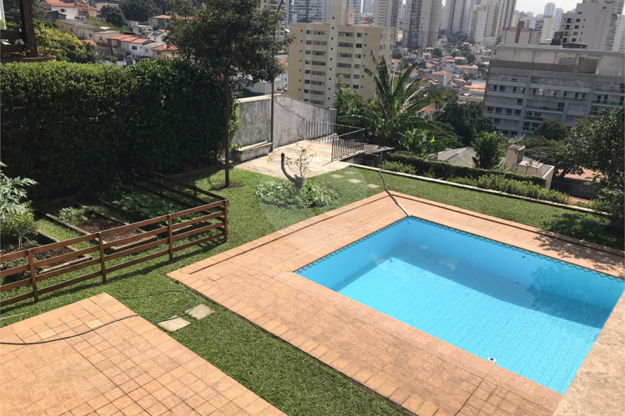 Sobrado à venda com 5 quartos, sendo 1 suíte, em Santana, São Paulo, SP