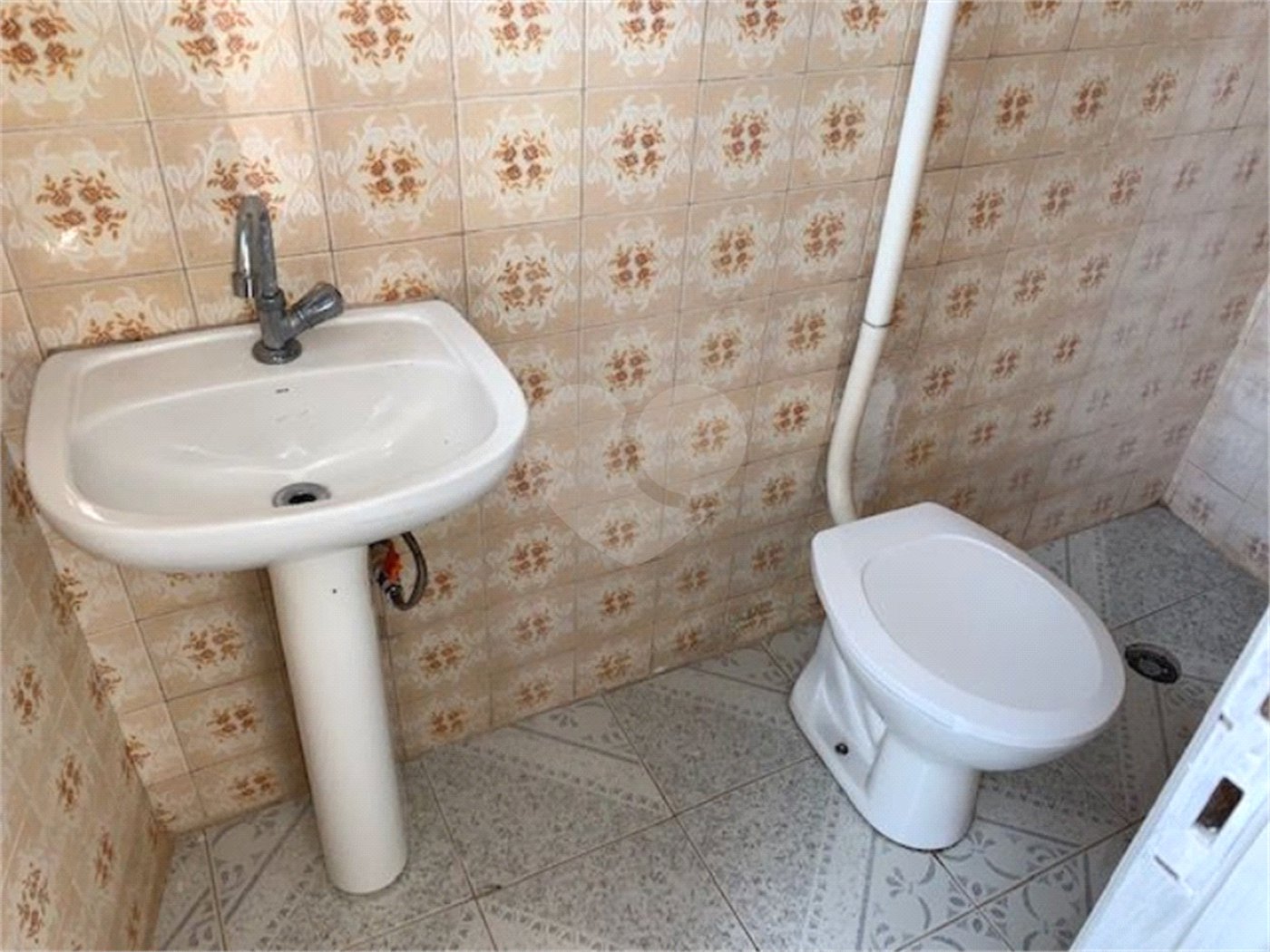 Sobrado à venda com 3 quartos, sendo 1 suíte, em Tremembé, São Paulo, SP
