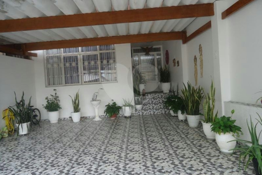 Sobrado à venda com 4 quartos, sendo 3 suítes, em Jardim Floresta, São Paulo, SP