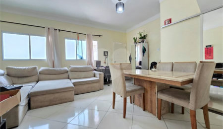Casa à venda com 3 quartos, sendo 1 suíte, no condomínio Rafaela I, São Paulo - SP