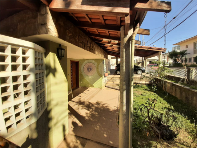 Casa à venda ou para alugar com 3 quartos, sendo 2 suítes,  no condomínio Chácara das Rosas, São Paulo - SP