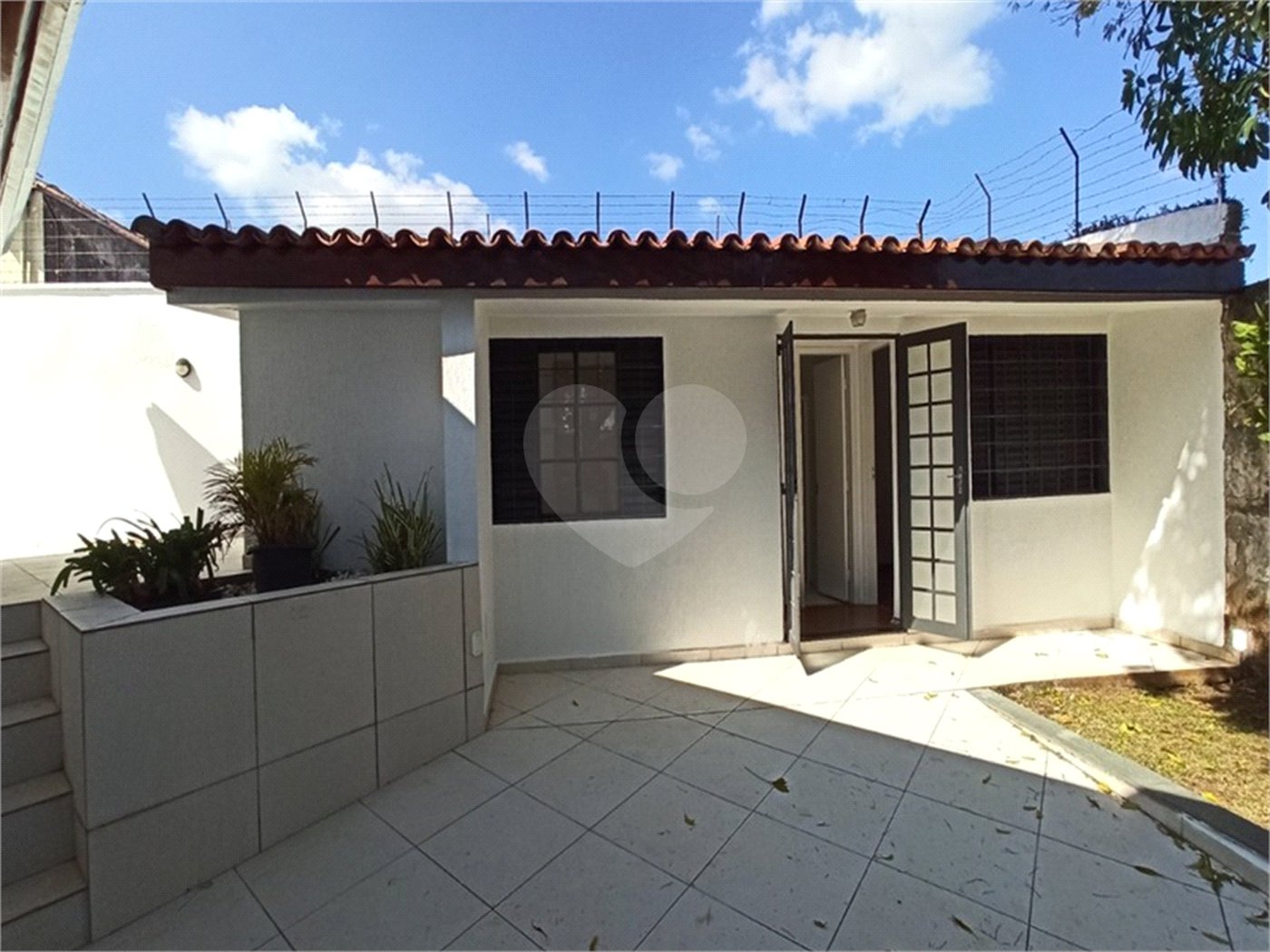 Sobrado para alugar com 3 quartos, sendo 1 suíte,  em Vila Oliveira, Mogi das Cruzes, SP