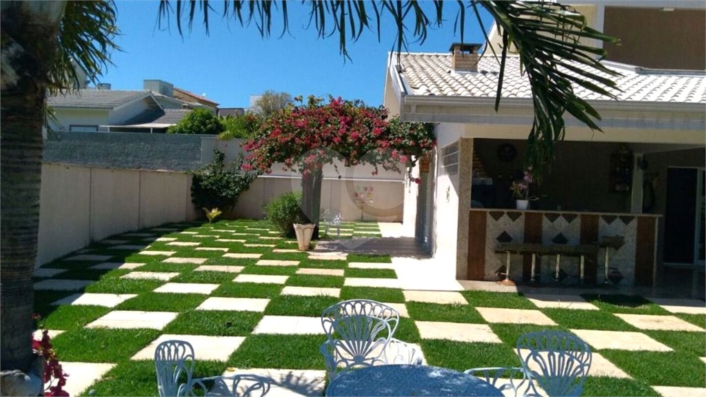 Casa à venda com 5 quartos, sendo 4 suítes,  no condomínio Reserva dos Vinhedos, Louveira - SP