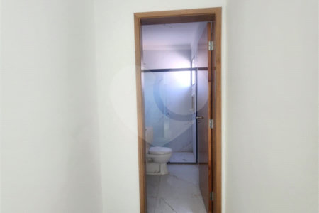 Sobrado à venda com 3 quartos, sendo 2 suítes,  em Parque Vitória, São Paulo, SP