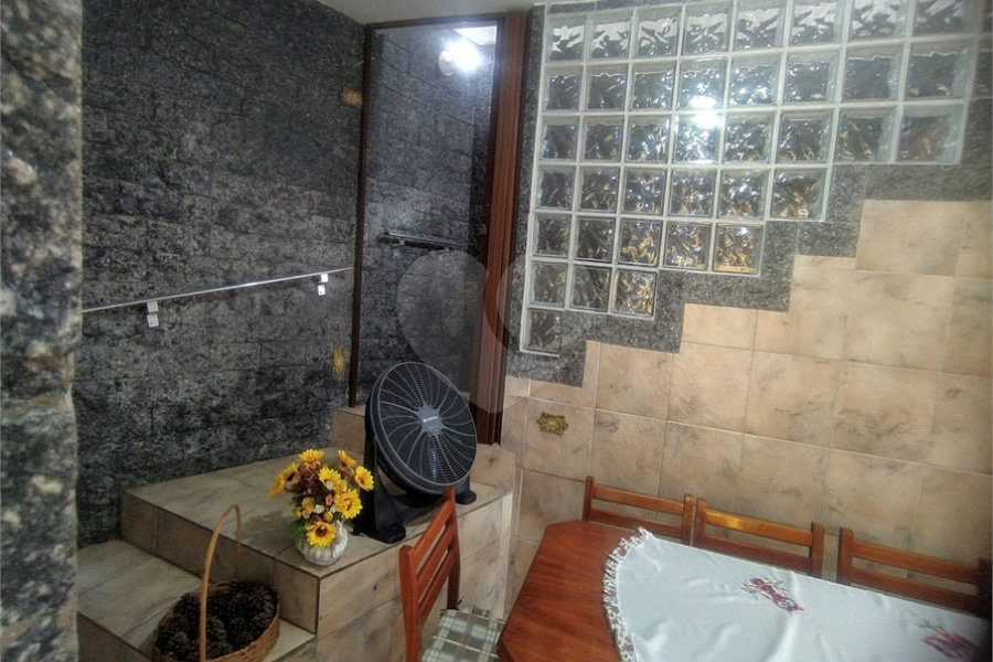 Casa à venda com 4 quartos em Chora Menino, São Paulo, SP