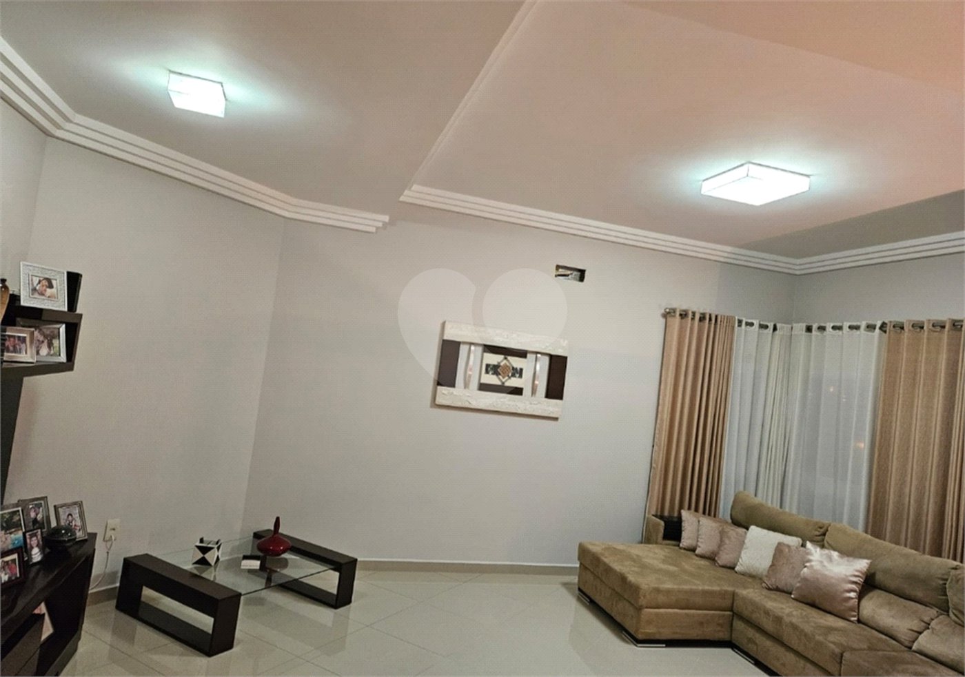 Casa à venda com 4 quartos, sendo 2 suítes,  no condomínio Golden Park Alpha, Sorocaba - SP