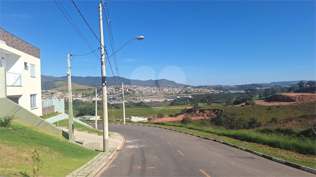 Casa à venda com 3 suítes no condomínio Residencial Alto da Floresta, Bom Jesus dos Perdões - SP