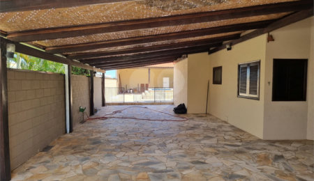 Casa à venda ou para alugar com 3 quartos, sendo 1 suíte,  no condomínio Terras de Vinhedo, Vinhedo - SP