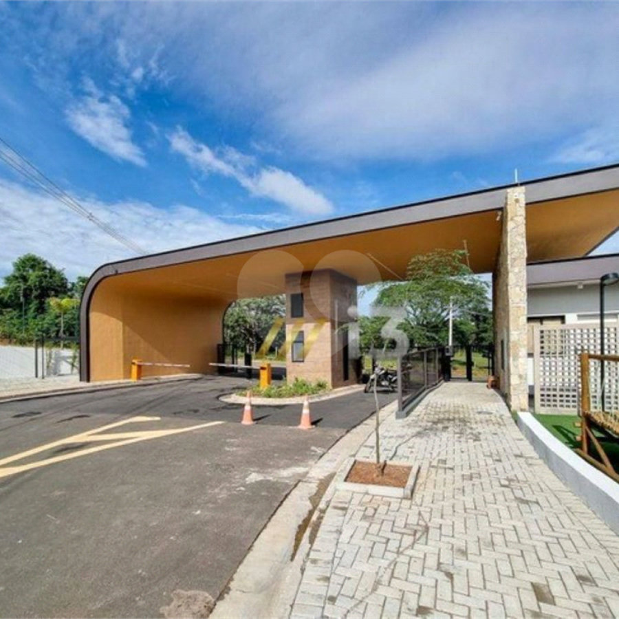 Sobrado à venda com 4 suítes em Nova Gardênia, Atibaia, SP