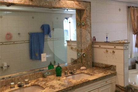 Apartamento à venda com 4 quartos, sendo 3 suítes, em Bosque da Saúde, São Paulo, SP