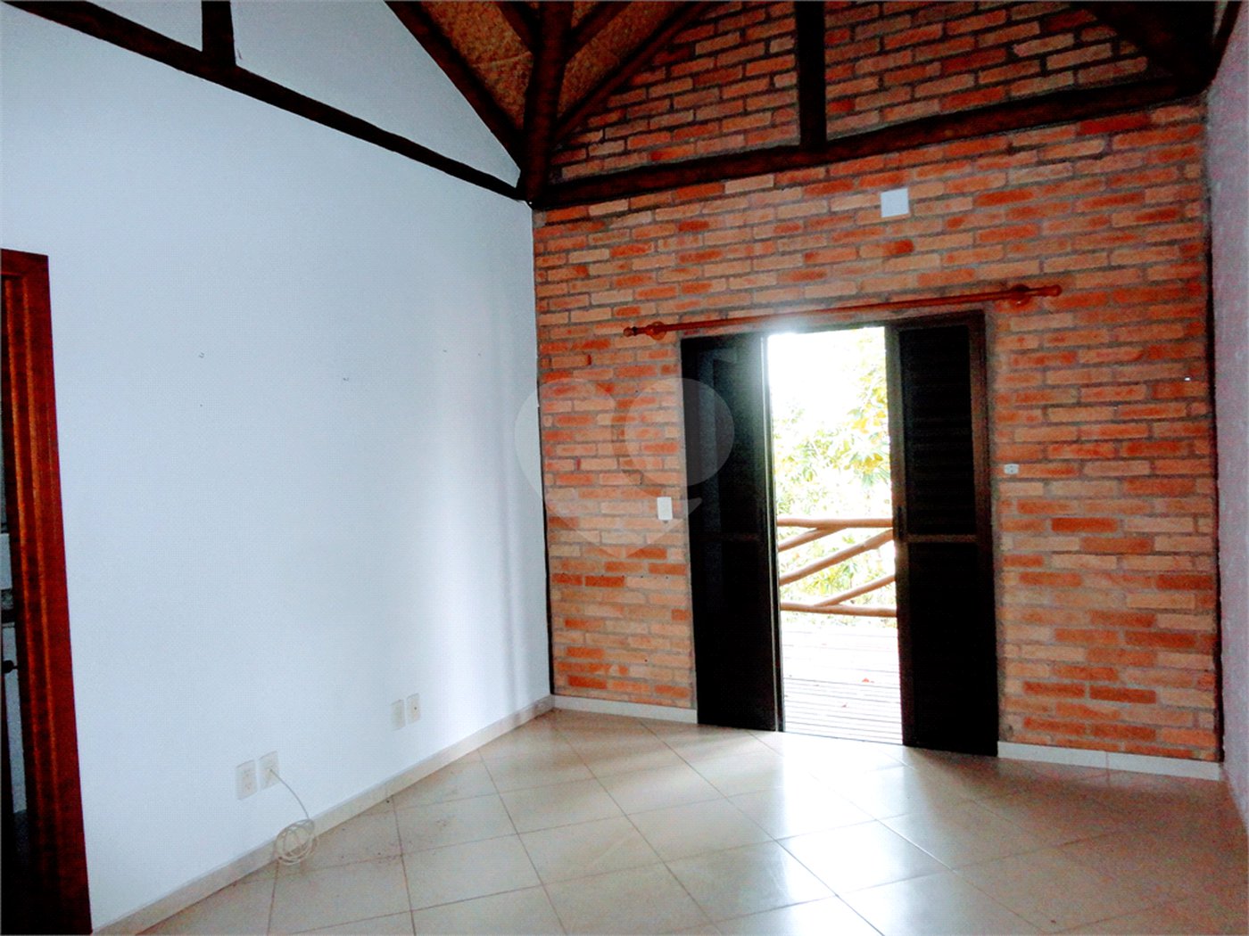 Casa à venda com 4 suítes no condomínio Estância Marambaia, Vinhedo - SP