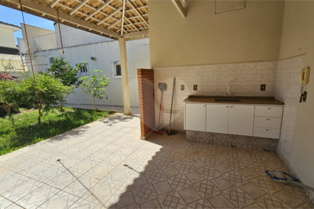 Sobrado à venda com 3 quartos, sendo 2 suítes, em Jardim Rossignatti, Indaiatuba, SP