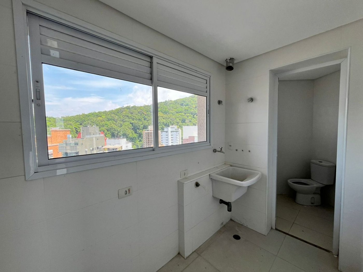 Cobertura com 3 dormitórios à venda, 270 m² por R$ 2.890.000,00 - Barra Funda - Guarujá/SP