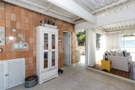 Casa à venda com 4 suítes no condomínio Las Cumbres, São Paulo - SP