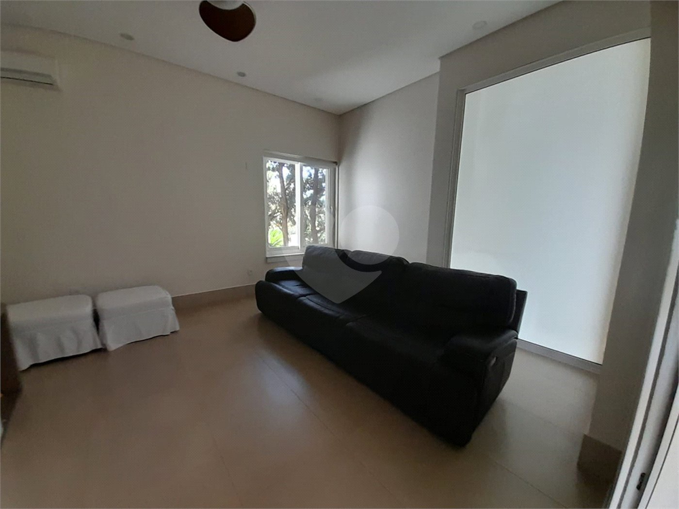 Casa à Venda no Condomínio Damha III – Elegância e Conforto para sua Família