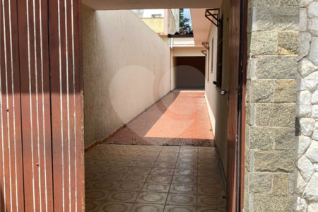 Casa térrea com 280m2, 3 dorms. - Saúde