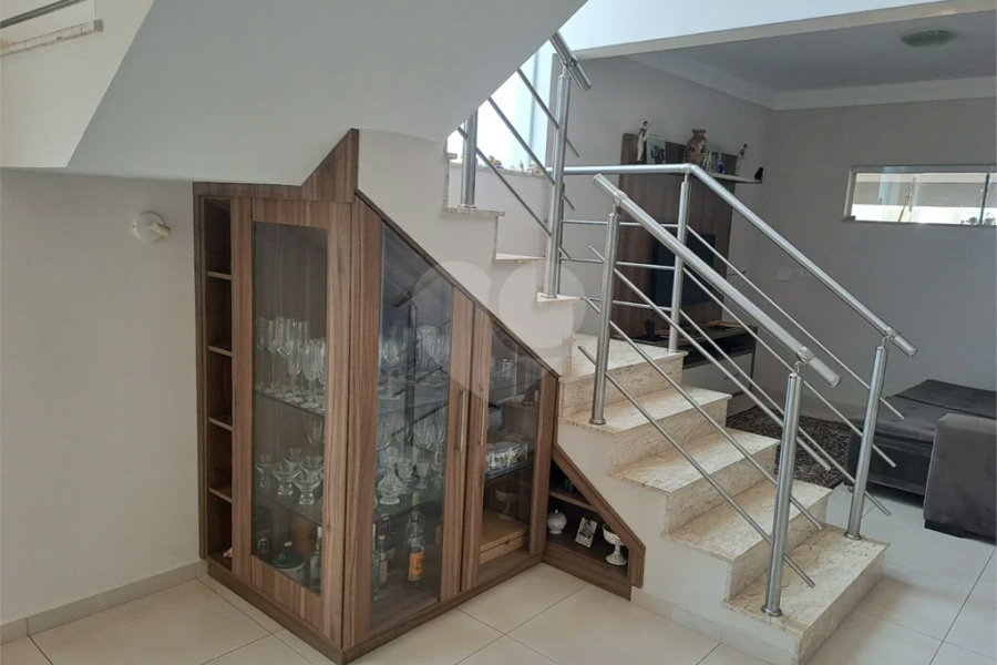 Linda Casa 3 dormitórios com piscina - R$ 950.000,00