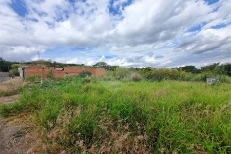 Terreno à venda – 402,87 m² Prolongamento do Jardim das Torres.