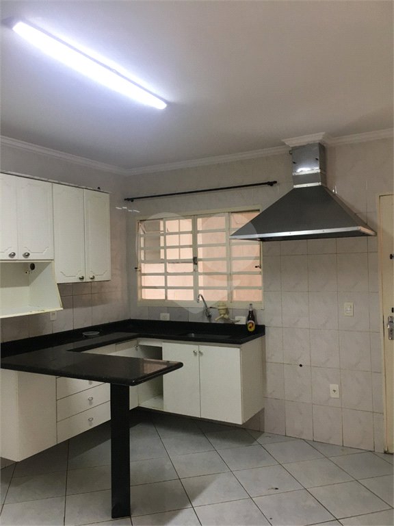 Sobrado à venda com 4 quartos, sendo 1 suíte, em Vila Rubens, Indaiatuba, SP