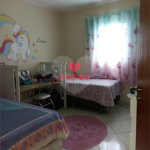 Casa à venda com 3 quartos, sendo 1 suíte, no condomínio Residencial Ana Maria, São José dos Campos - SP
