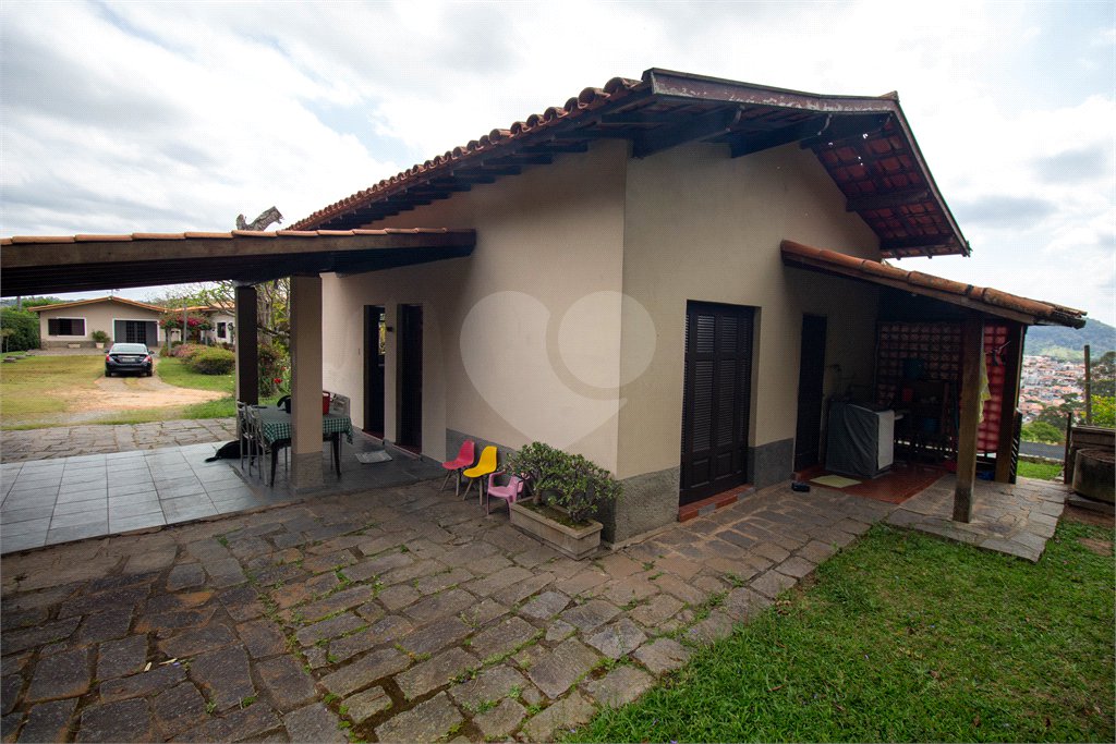 Chácara à venda com 3 quartos, sendo 1 suíte, em Capuava, São Roque, SP
