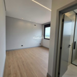 Casa à venda com 3 suítes no condomínio Vista da Serra, Atibaia - SP