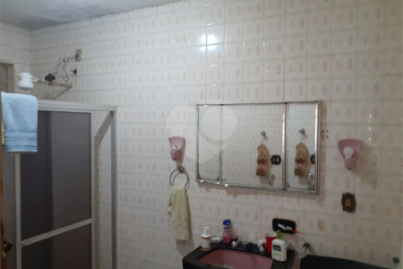 Casa de Vila à venda com 4 quartos, sendo 2 suítes,  em Vila São Francisco, São Paulo, SP