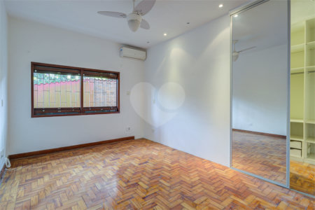 Casa Térrea à venda ou para alugar com 5 quartos, sendo 1 suíte, em Jardim Marajoara, São Paulo, SP