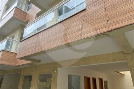 Triplex à venda com 2 quartos, sendo 1 suíte, em Parque dos Eucaliptos, Sorocaba, SP