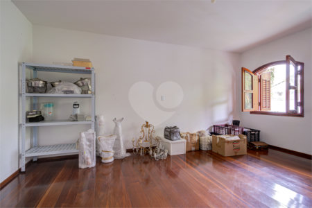 Casa à venda com 5 suítes em Jardim Prudência, São Paulo, SP