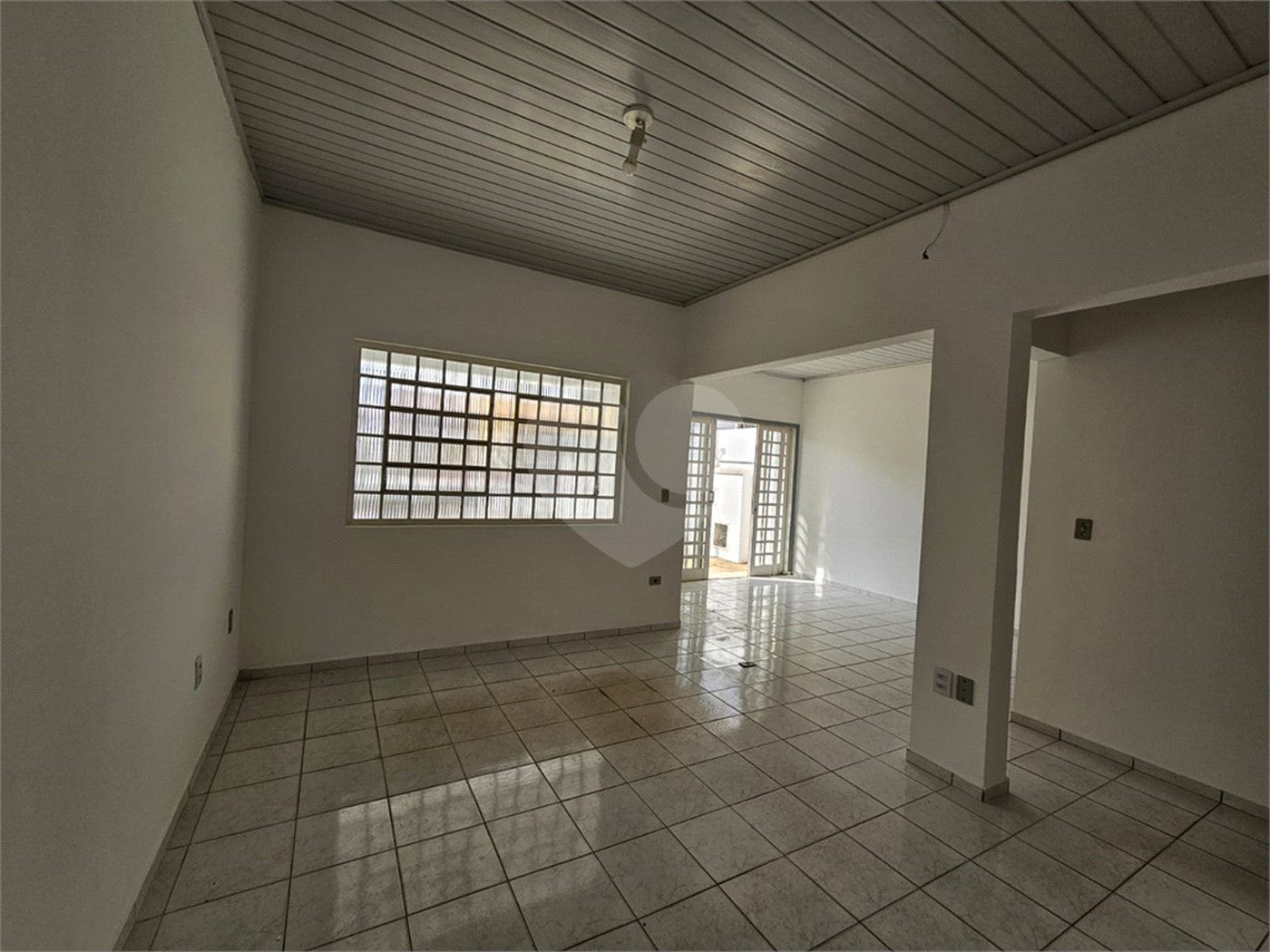 Casa à venda com 2 quartos, sendo 1 suíte, no Centro, Atibaia, SP