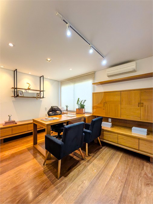 Casa à venda com 4 suítes no condomínio Villa Borghese, Indaiatuba - SP