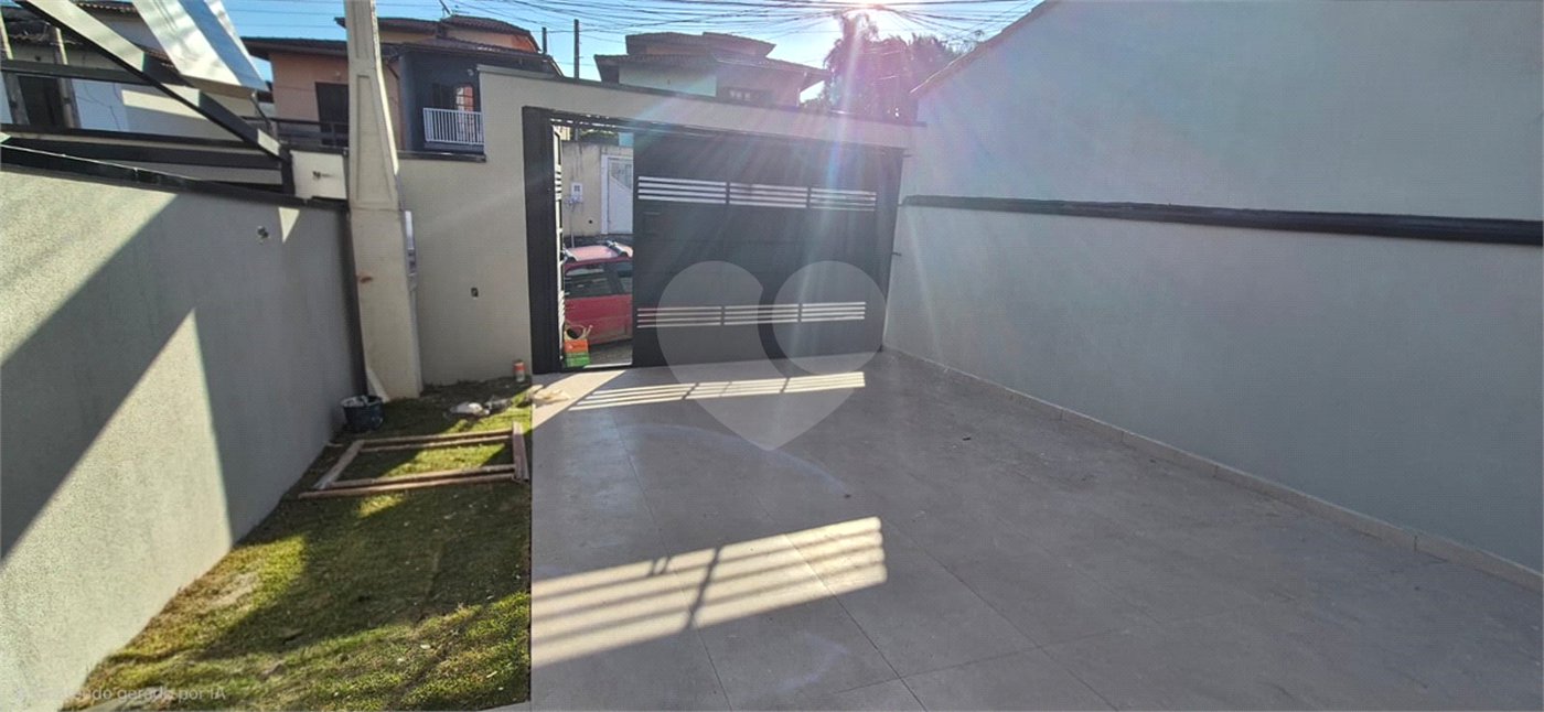 Sobrado à venda com 3 quartos, sendo 1 suíte,  em Parque Morumbi, Mogi das Cruzes, SP